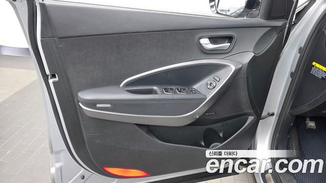 Hyundai Santa Fe (DM) Diesel(e-VGT) 2.0 2WD Premium 2014 — фото 24