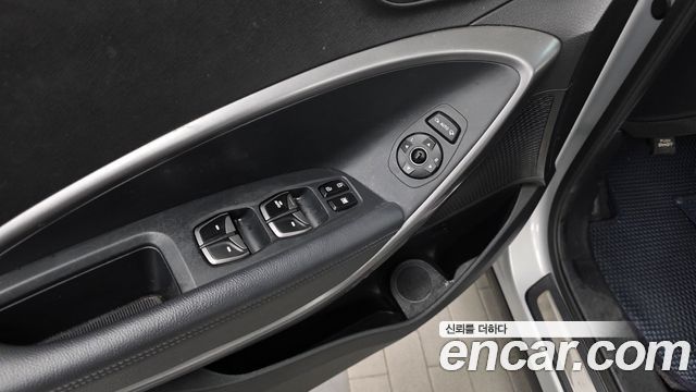 Hyundai Santa Fe (DM) Diesel(e-VGT) 2.0 2WD Premium 2014 — фото 27