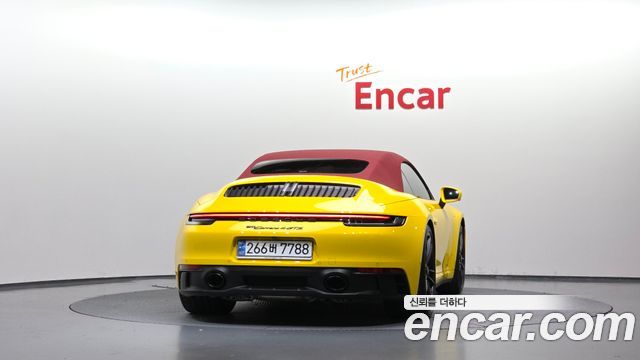 Porsche 911 (992) Carrera 4 GTS Cabriolet 2023 — фото 4