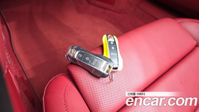 Porsche 911 (992) Carrera 4 GTS Cabriolet 2023 — фото 18