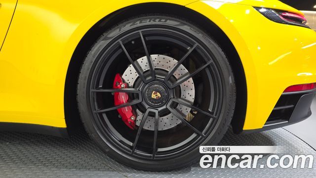 Porsche 911 (992) Carrera 4 GTS Cabriolet 2023 — фото 21