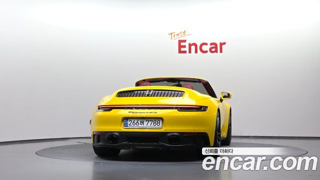 Porsche 911 (992) Carrera 4 GTS Cabriolet 2023 — фото 31