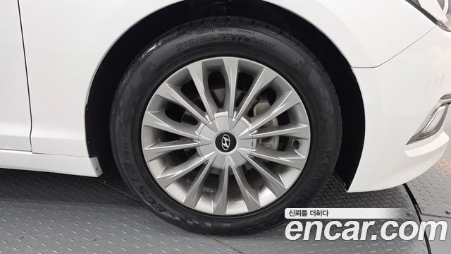 Hyundai Sonata (LF) 2.0 Smart 2015 — фото 21