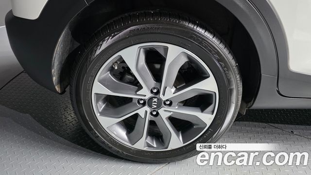 Kia Stonic 1.4 Prestige 2019 — фото 5