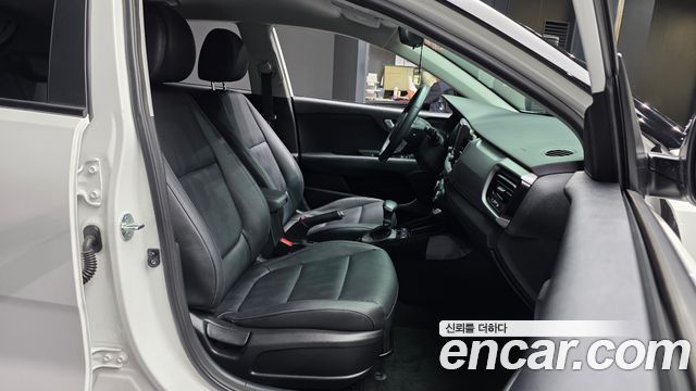 Kia Stonic 1.4 Prestige 2019 — фото 11
