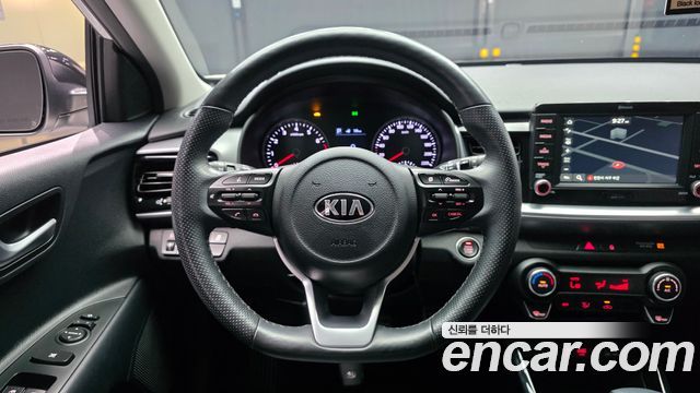 Kia Stonic 1.4 Prestige 2019 — фото 13