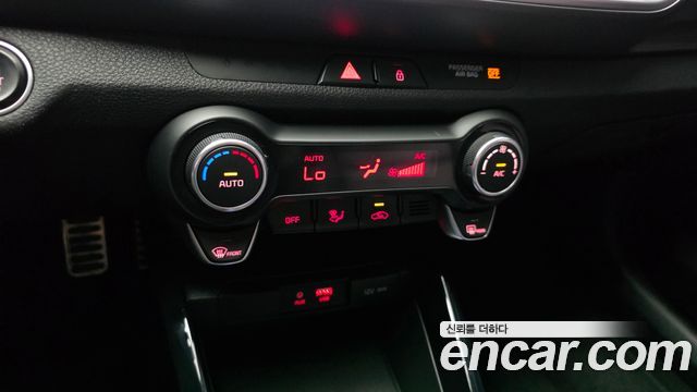 Kia Stonic 1.4 Prestige 2019 — фото 16