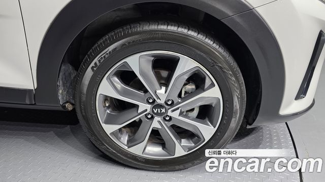 Kia Stonic 1.4 Prestige 2019 — фото 21