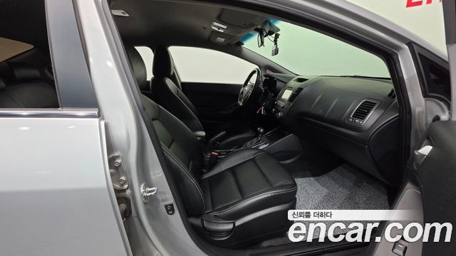 Kia K3 Diesel Luxury 2015 — фото 10