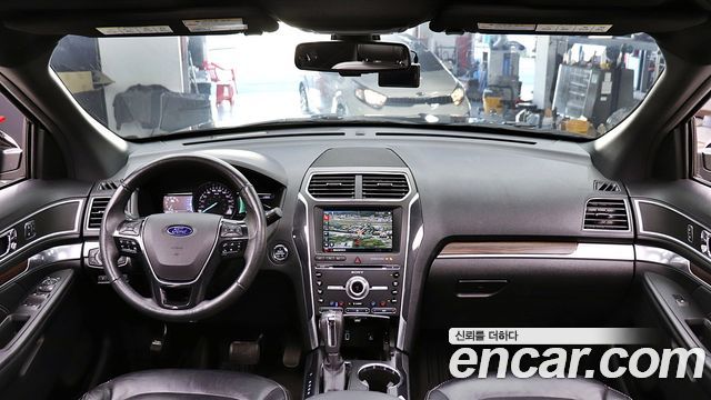 Ford Explorer 2.3 Limited 4WD 5th 2018 — фото 9