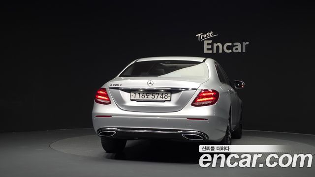Mercedes-Benz E-Class (W213) E220d Avantgarde 2019 — фото 4