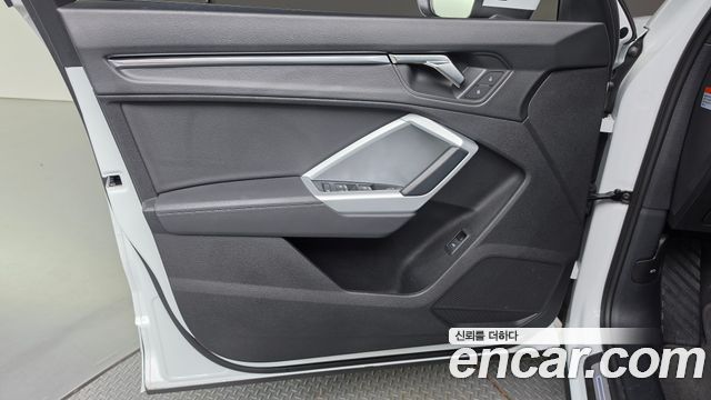 Audi Q3 (F3) 35 TDI Premium 2023 — фото 24