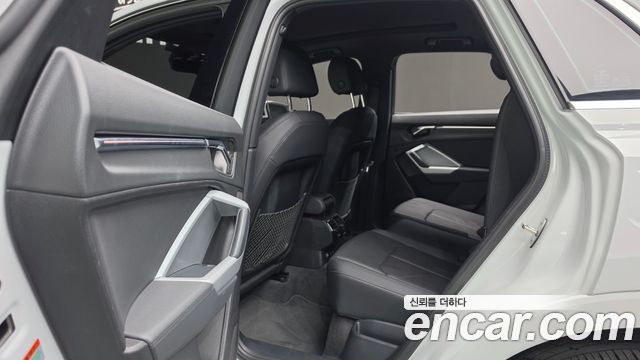 Audi Q3 (F3) 35 TDI Premium 2023 — фото 31