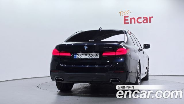 BMW 5 Series (G30) 530e M Sport 2021 — фото 4