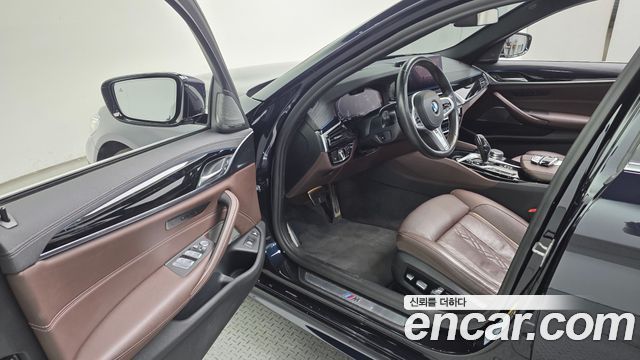 BMW 5 Series (G30) 530e M Sport 2021 — фото 10