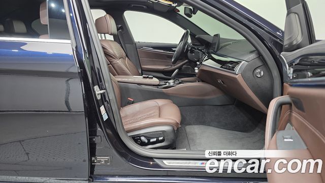 BMW 5 Series (G30) 530e M Sport 2021 — фото 26