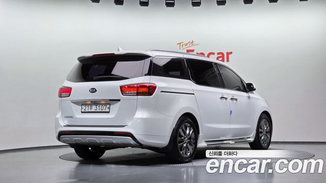 Kia Carnival 9-Seater Noblesse Special 2018 — фото 2