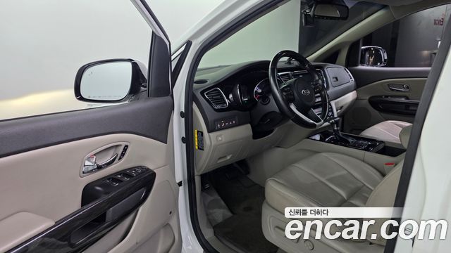 Kia Carnival 9-Seater Noblesse Special 2018 — фото 10
