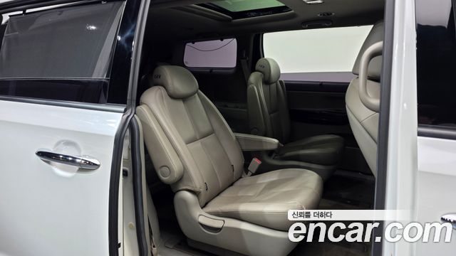 Kia Carnival 9-Seater Noblesse Special 2018 — фото 12