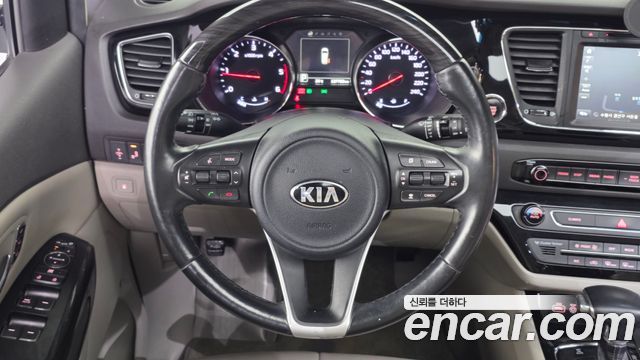 Kia Carnival 9-Seater Noblesse Special 2018 — фото 13