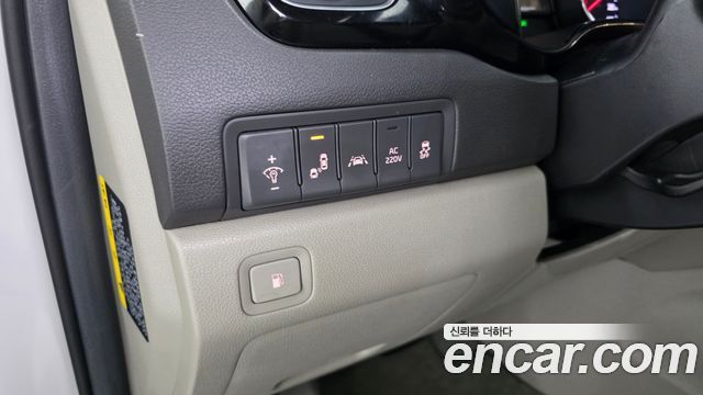 Kia Carnival 9-Seater Noblesse Special 2018 — фото 17