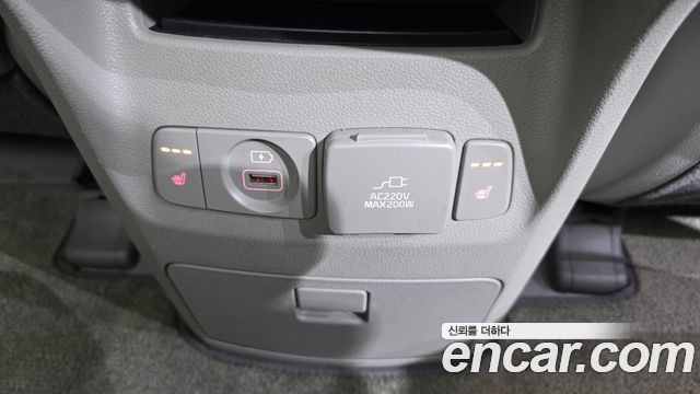 Kia Carnival 9-Seater Noblesse Special 2018 — фото 19
