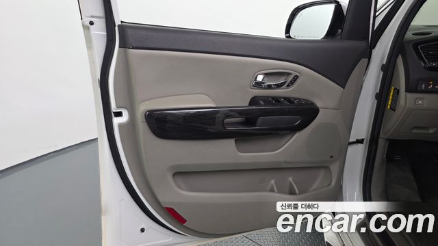 Kia Carnival 9-Seater Noblesse Special 2018 — фото 24