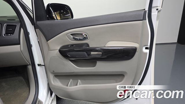 Kia Carnival 9-Seater Noblesse Special 2018 — фото 25
