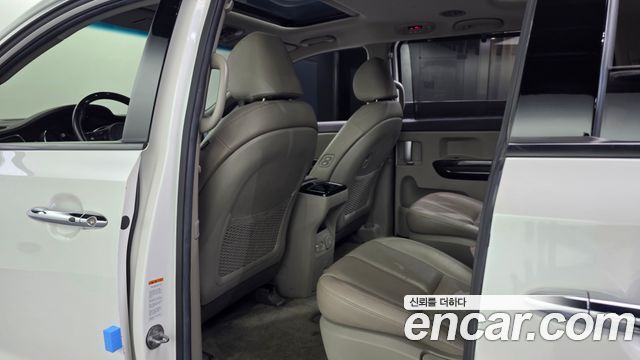 Kia Carnival 9-Seater Noblesse Special 2018 — фото 26