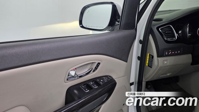 Kia Carnival 9-Seater Noblesse Special 2018 — фото 33