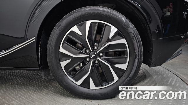 Kia EV6 Long Range Earth 2023 — фото 27