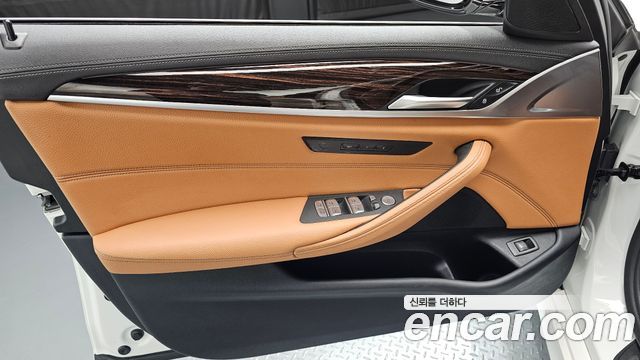 BMW 5 Series (G30) 520i M Sport 2022 — фото 24