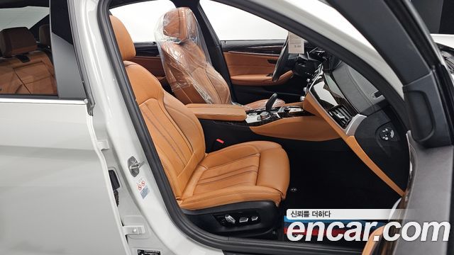 BMW 5 Series (G30) 520i M Sport 2022 — фото 26