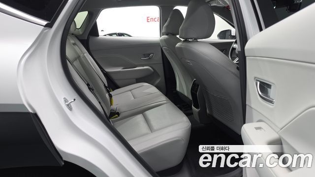 Hyundai Kona (SX2) Gasoline 2.0 2WD Premium 2024 — фото 12