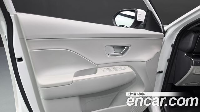 Hyundai Kona (SX2) Gasoline 2.0 2WD Premium 2024 — фото 24