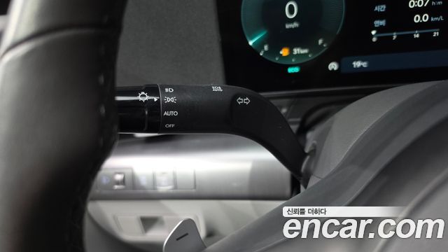 Hyundai Kona (SX2) Gasoline 2.0 2WD Premium 2024 — фото 27