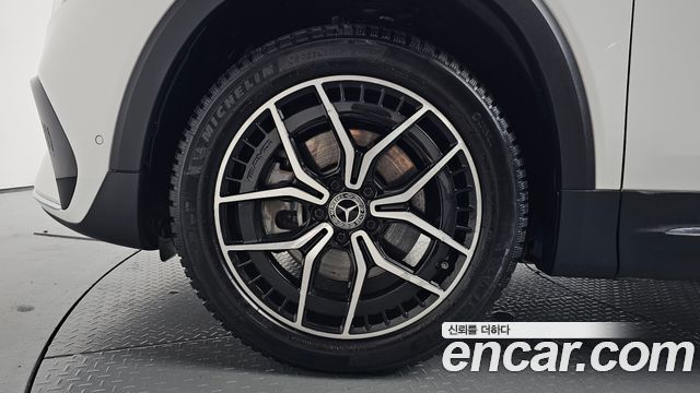 Mercedes-Benz EQB (X243) EQB300 4MATIC AMG Line 2023 — фото 5