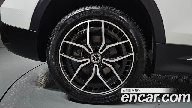 Mercedes-Benz EQB (X243) EQB300 4MATIC AMG Line 2023 — фото 21