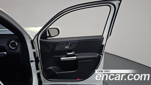 Mercedes-Benz EQB (X243) EQB300 4MATIC AMG Line 2023 — фото 24