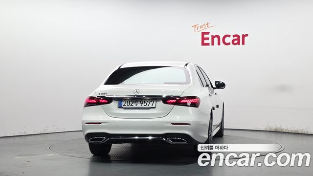 Mercedes-Benz E-Class (W213) E250 AMG Line 2023 — фото 4