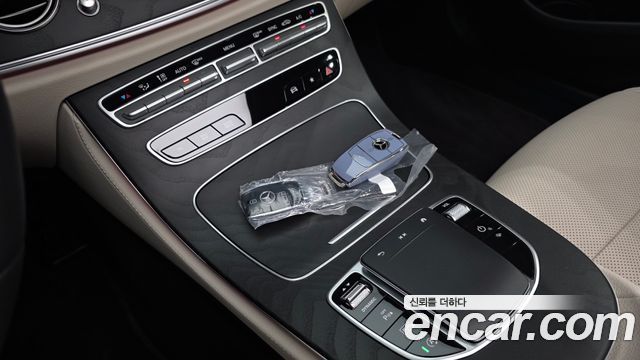 Mercedes-Benz E-Class (W213) E250 AMG Line 2023 — фото 17