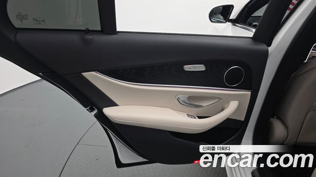 Mercedes-Benz E-Class (W213) E250 AMG Line 2023 — фото 25