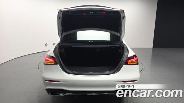 Mercedes-Benz E-Class (W213) E250 AMG Line 2023 — фото 35