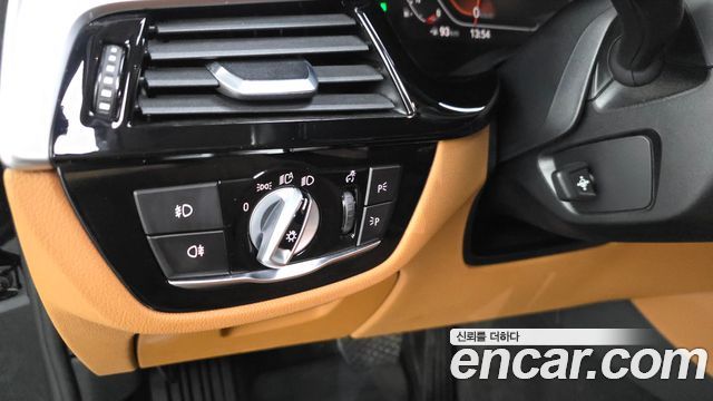 BMW 5 Series (G30) 520i Luxury 2020 — фото 27