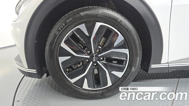 Kia EV6 Long Range Air 2023 — фото 5