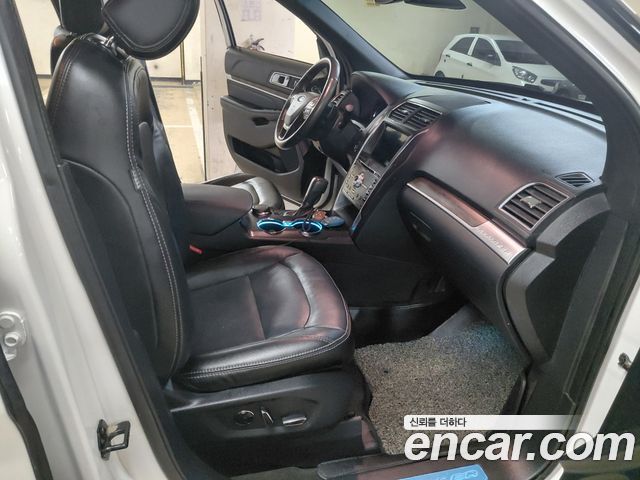 Ford Explorer 2.3 Limited 4WD 5th 2017 — фото 14