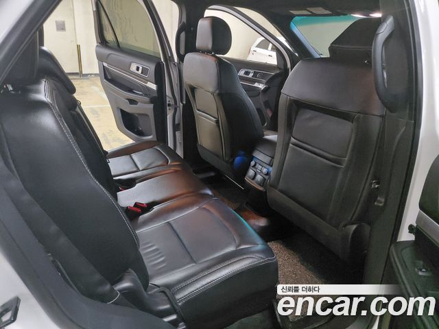 Ford Explorer 2.3 Limited 4WD 5th 2017 — фото 15