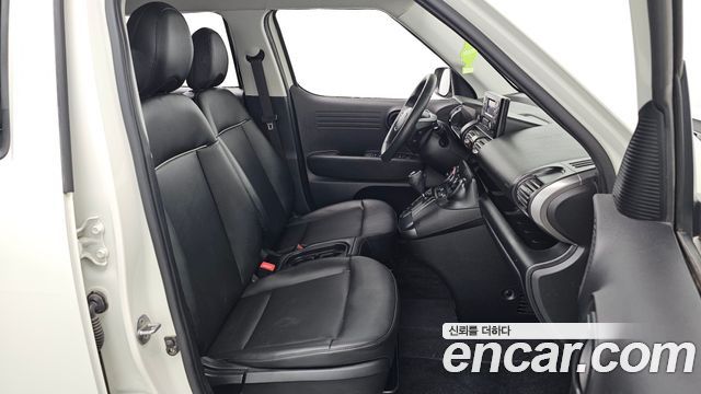 Hyundai Casper The Essential Light 2024 — фото 11