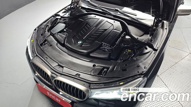 BMW 7 Series (G11) M760Li xDrive 2017 — фото 6