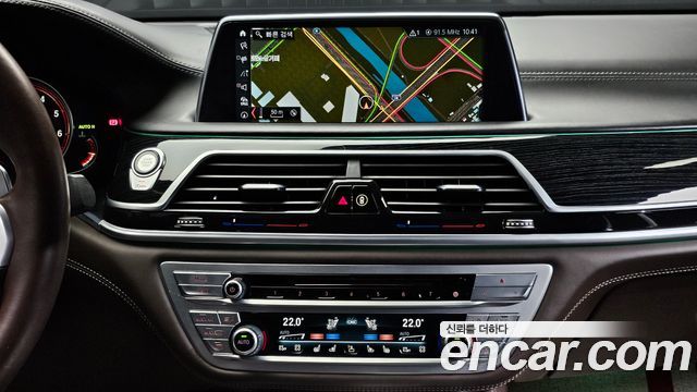 BMW 7 Series (G11) M760Li xDrive 2017 — фото 18